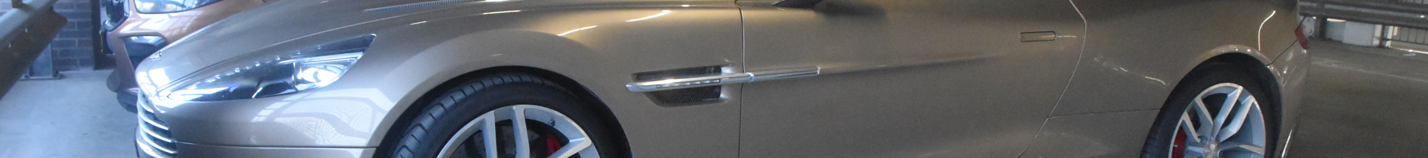 Aston Martin Vanquish Volante