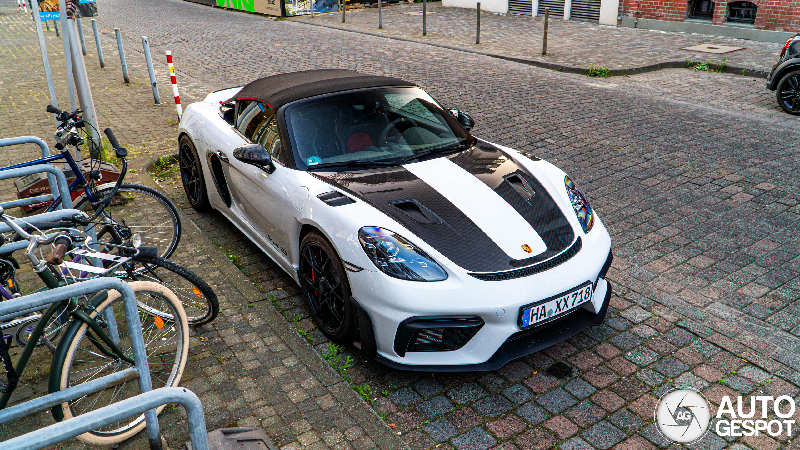 Porsche 718 Spyder RS Weissach Package