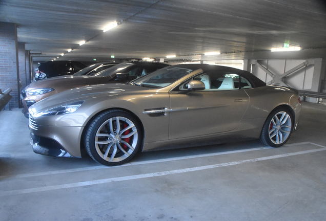 Aston Martin Vanquish Volante