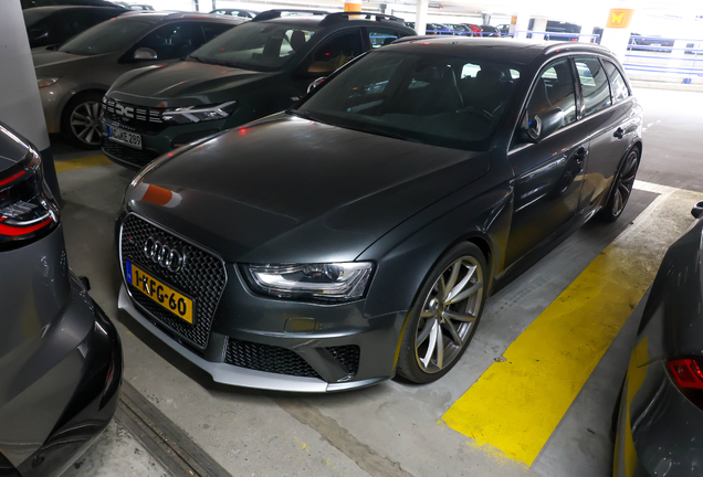 Audi RS4 Avant B8