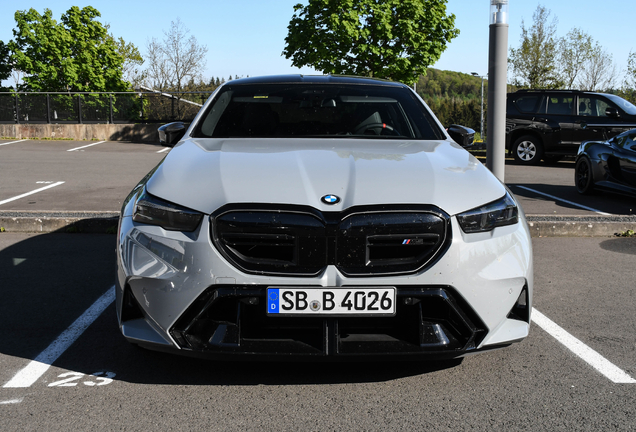 BMW M5 G90
