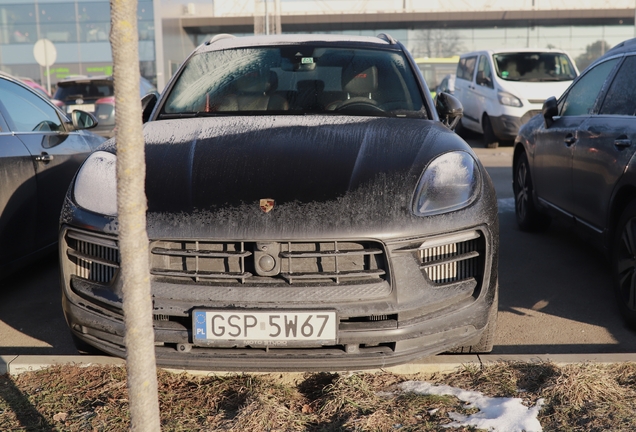 Porsche 95B Macan GTS MkIII