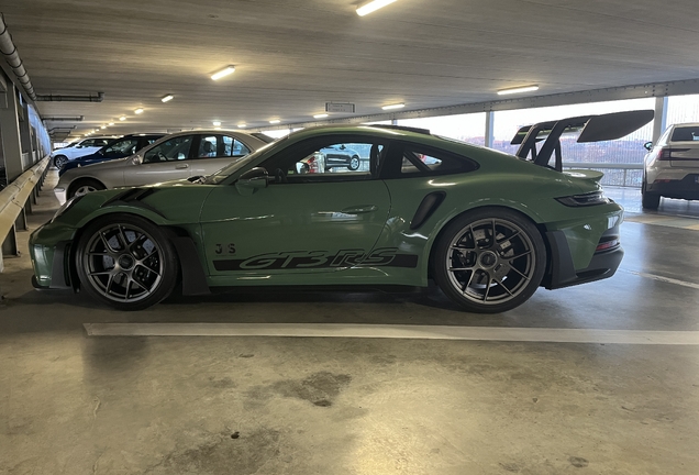 Porsche 992 GT3 RS MkI Weissach Package