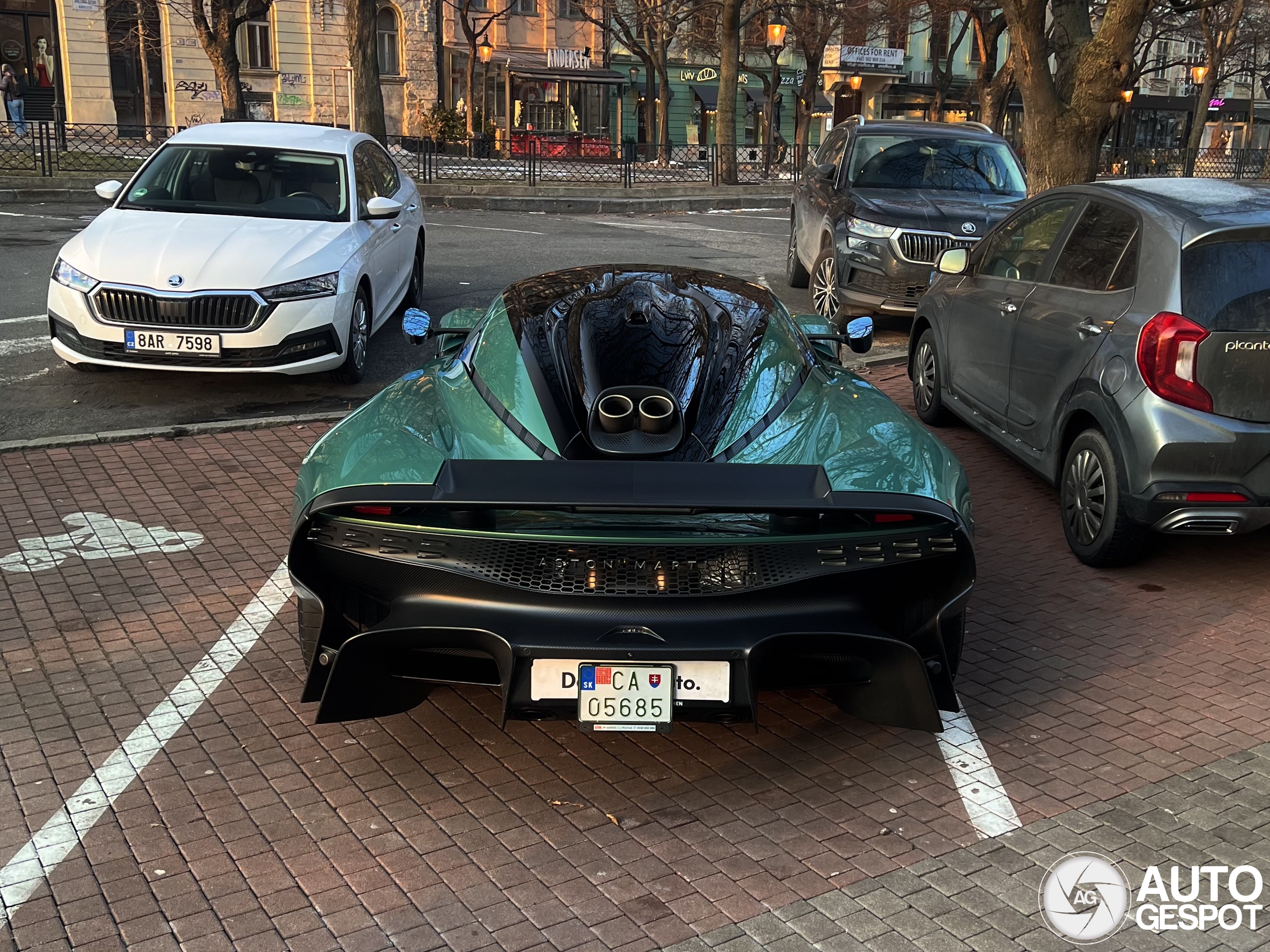 Daar zijn de eerste Aston Martin Valhalla's