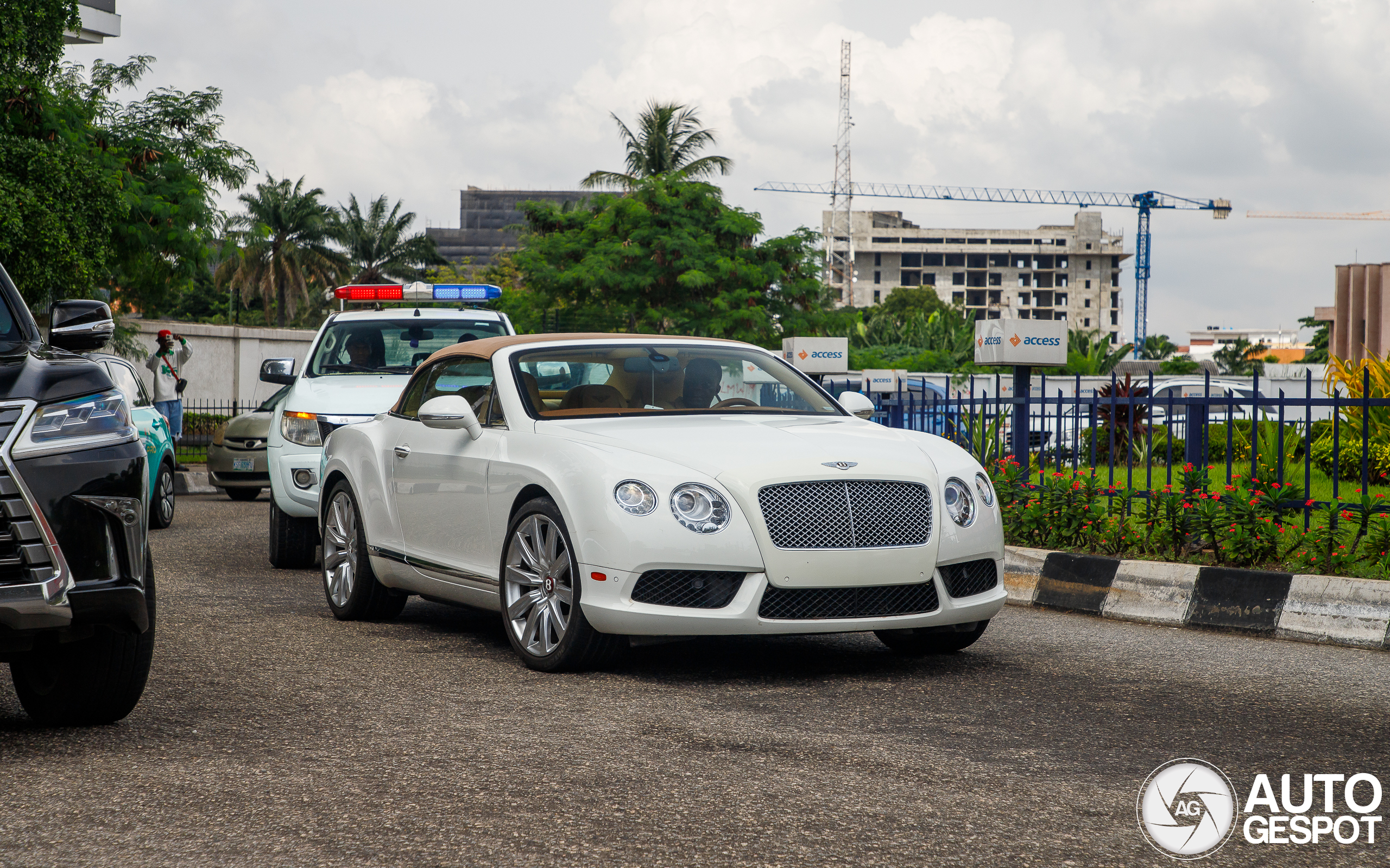 Bentley Continental GTC V8