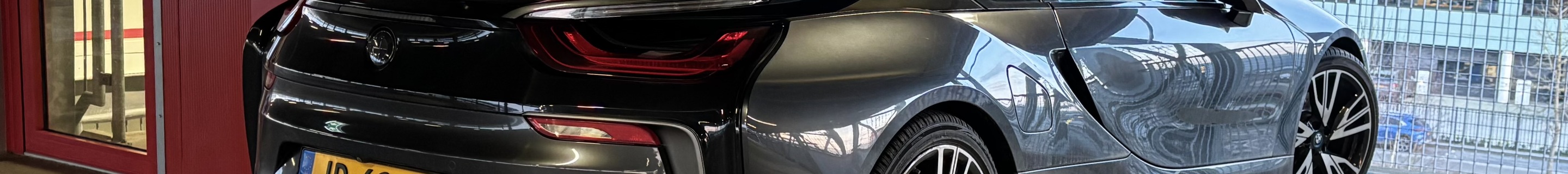 BMW i8