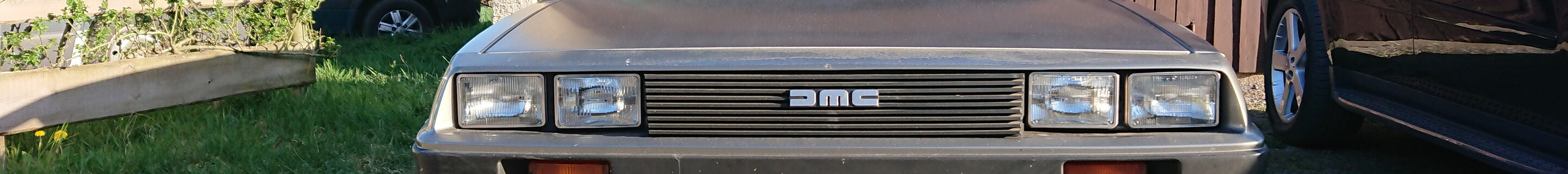 DeLorean DMC-12
