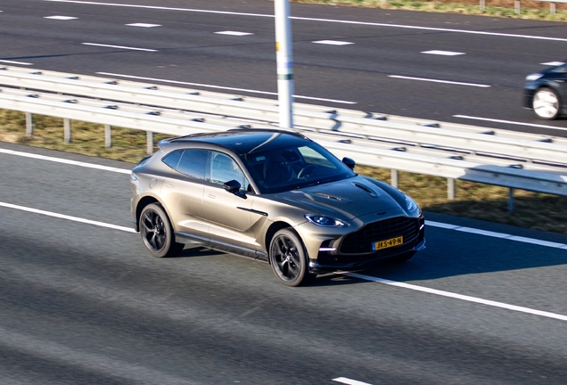Aston Martin DBX707