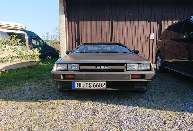 DeLorean DMC-12