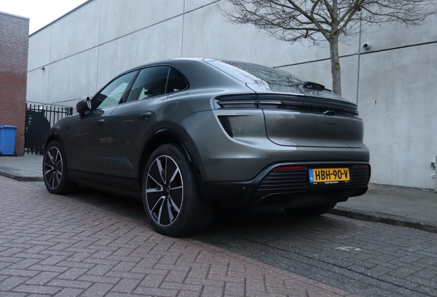 Porsche Macan EV Turbo
