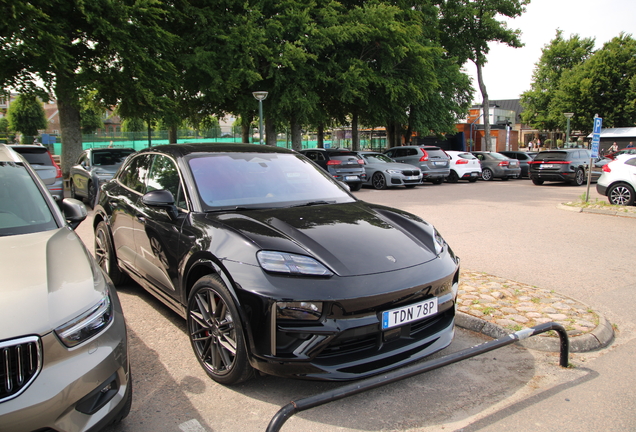 Porsche Macan EV Turbo