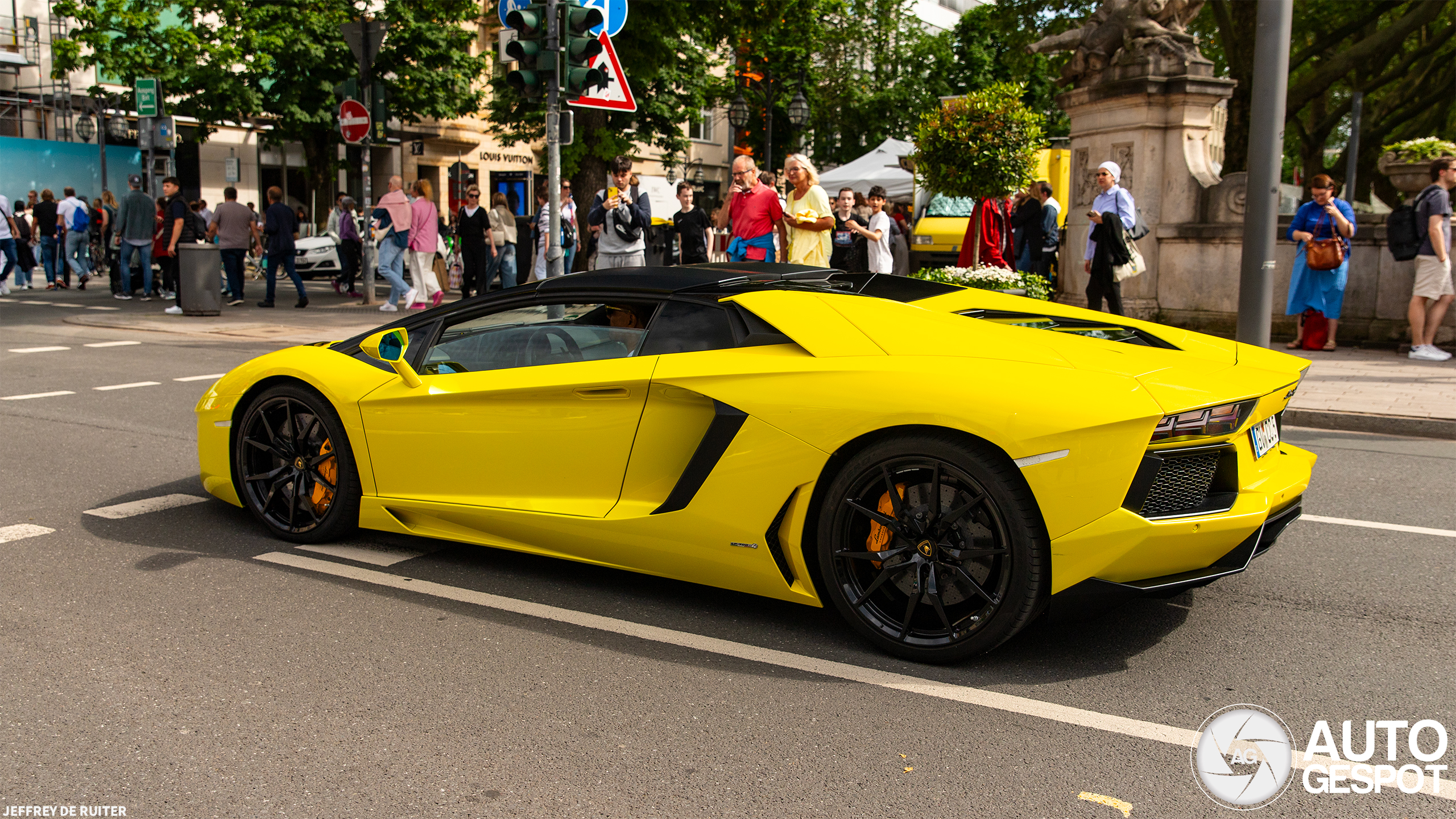Lamborghini Aventador LP700-4 Roadster
