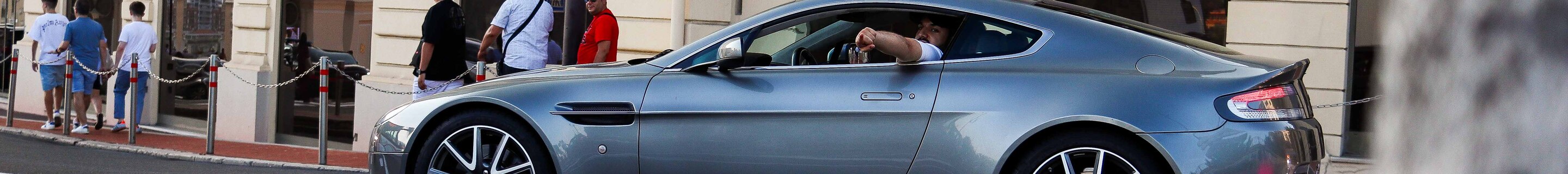 Aston Martin V8 Vantage