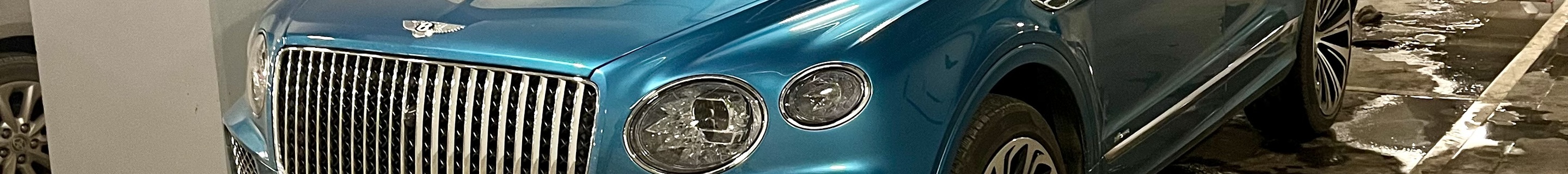 Bentley Bentayga Azure 2024