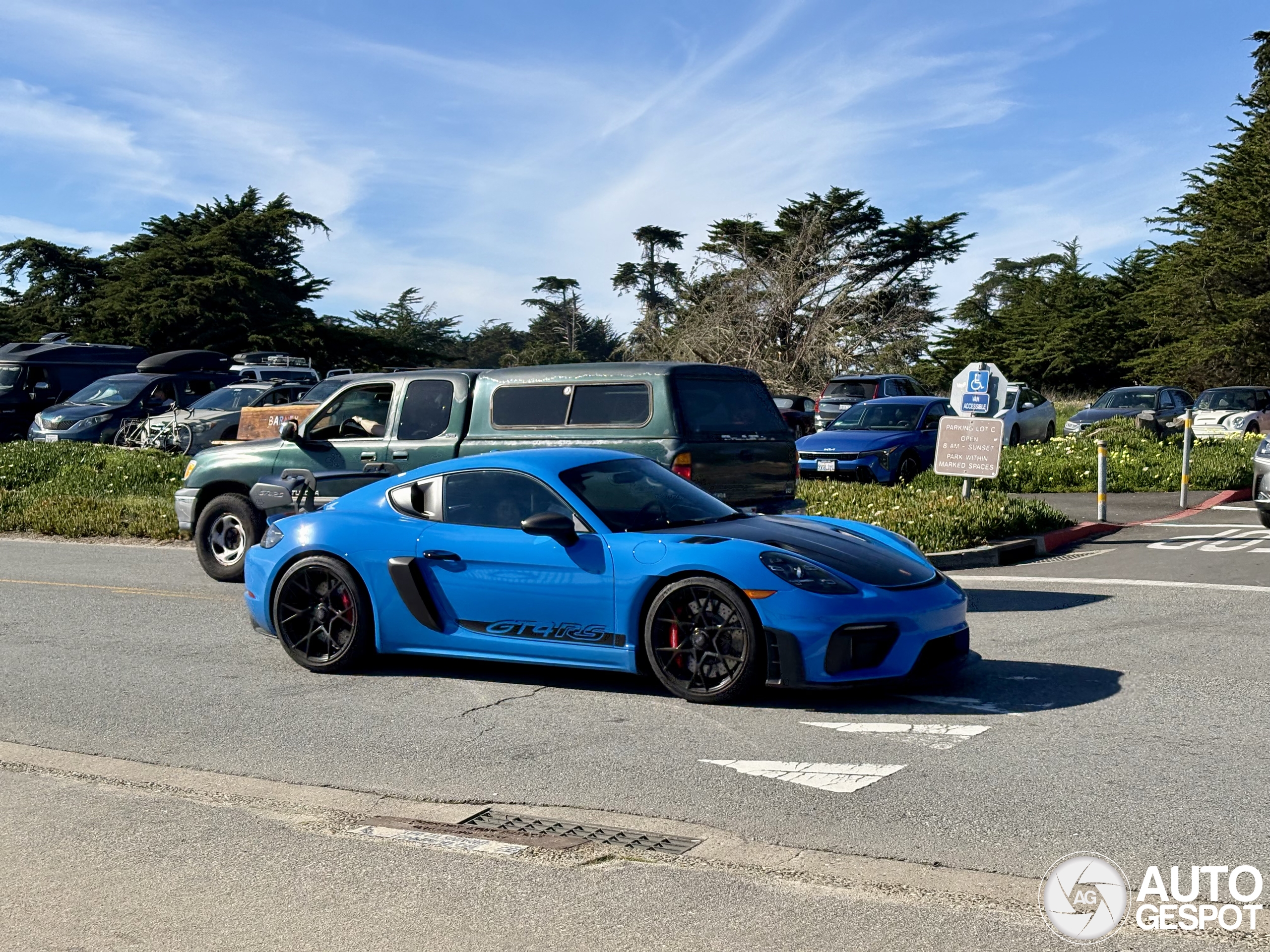 Porsche 718 Cayman GT4 RS Weissach Package