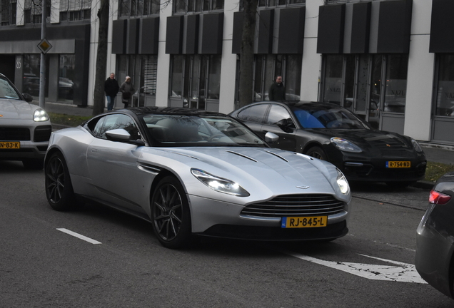 Aston Martin DB11