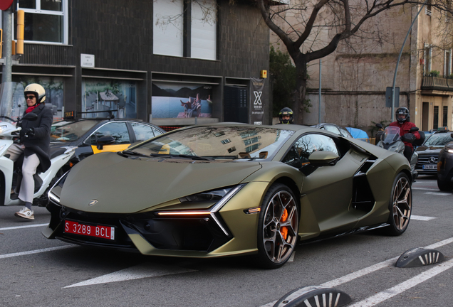 Lamborghini Revuelto