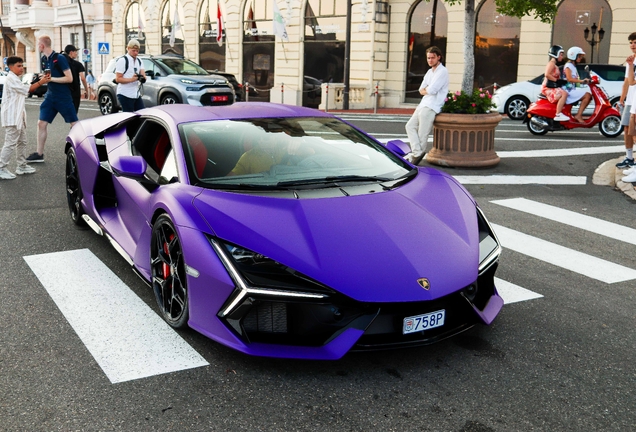 Lamborghini Revuelto