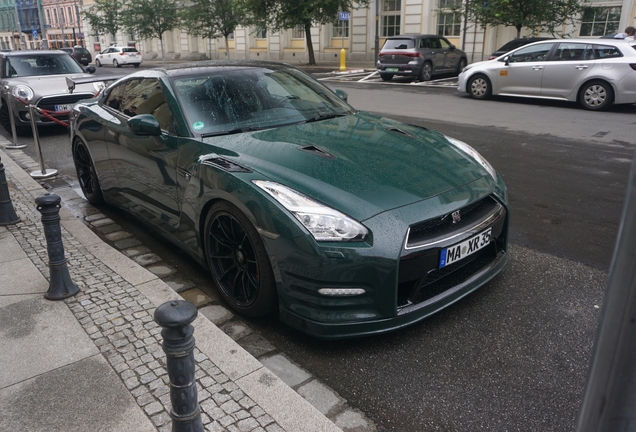 Nissan GT-R 2015