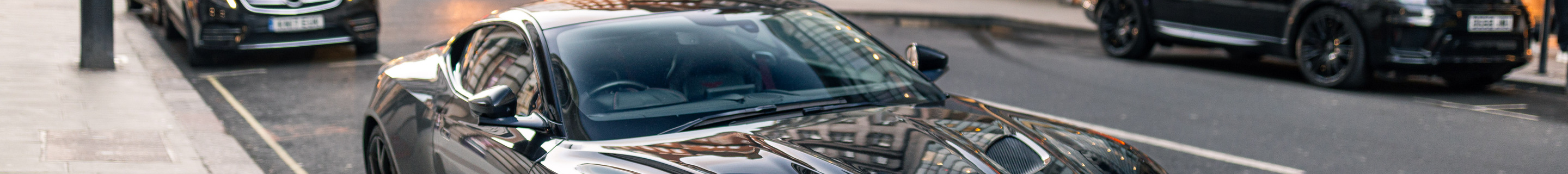 Aston Martin DBS Superleggera