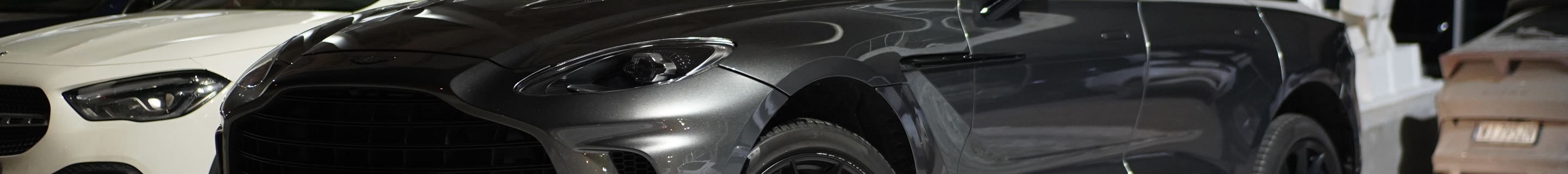 Aston Martin DBX707