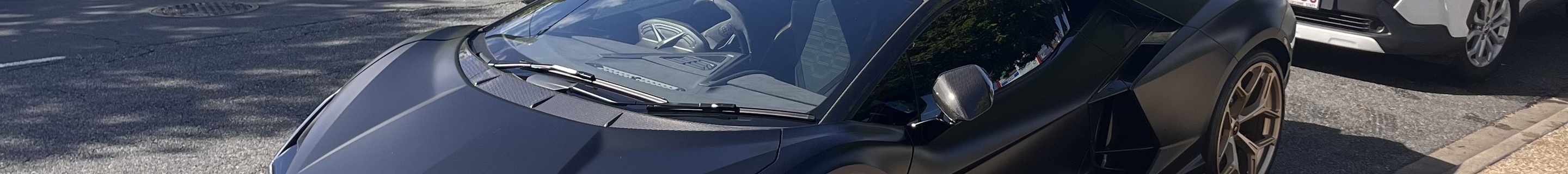 Lamborghini Revuelto