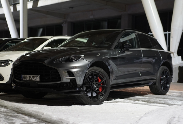 Aston Martin DBX707