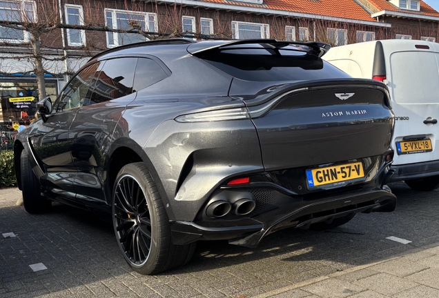 Aston Martin DBX707