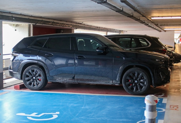 BMW XM G09 Label Red