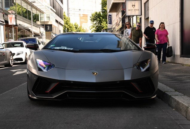 Lamborghini Aventador S LP740-4 Roadster