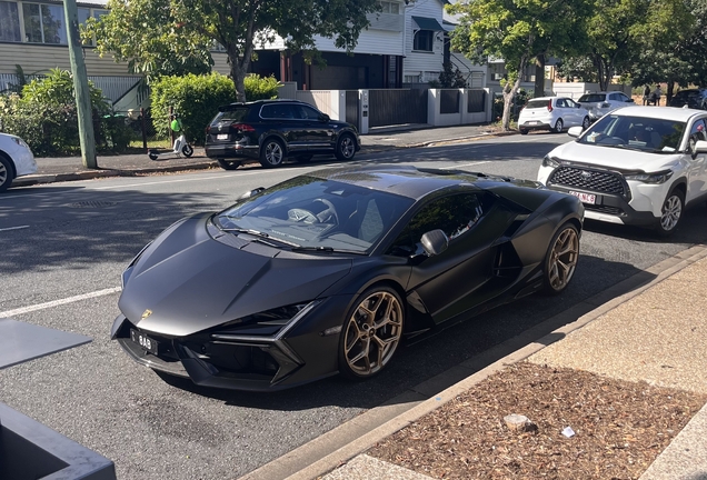 Lamborghini Revuelto