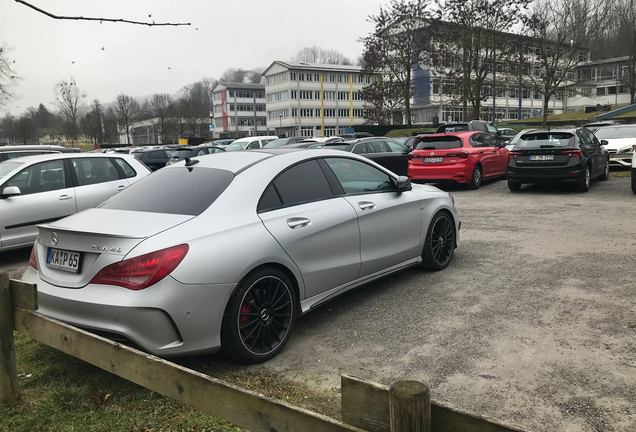 Mercedes-Benz CLA 45 AMG C117