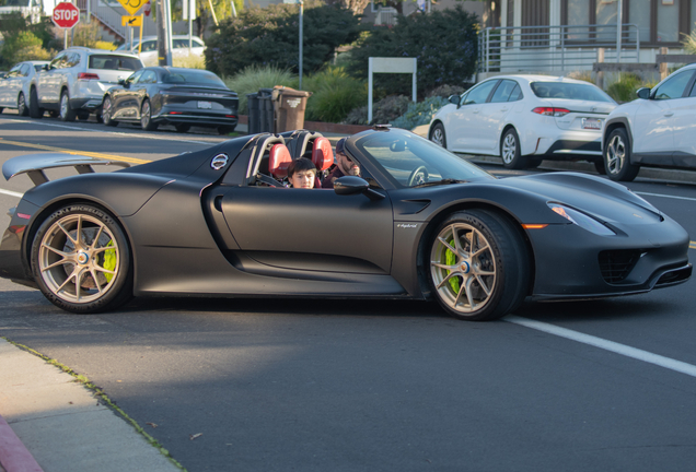 Porsche 918 Spyder Weissach Package