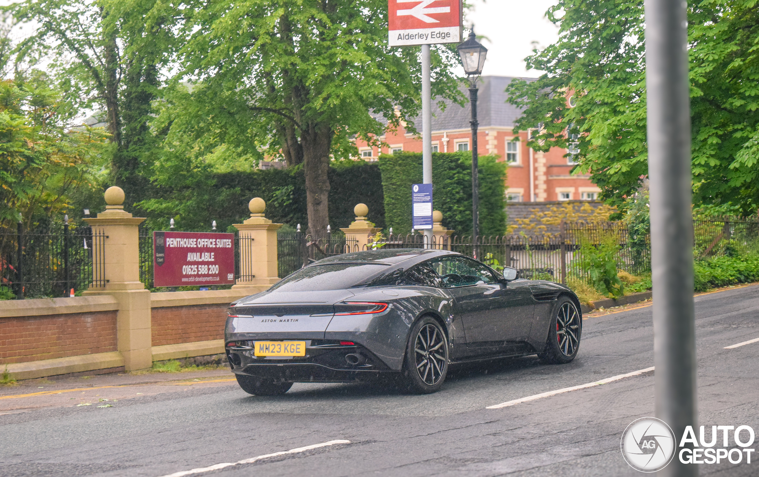 Aston Martin DB11 V8 - 23 January 2026 - Autogespot