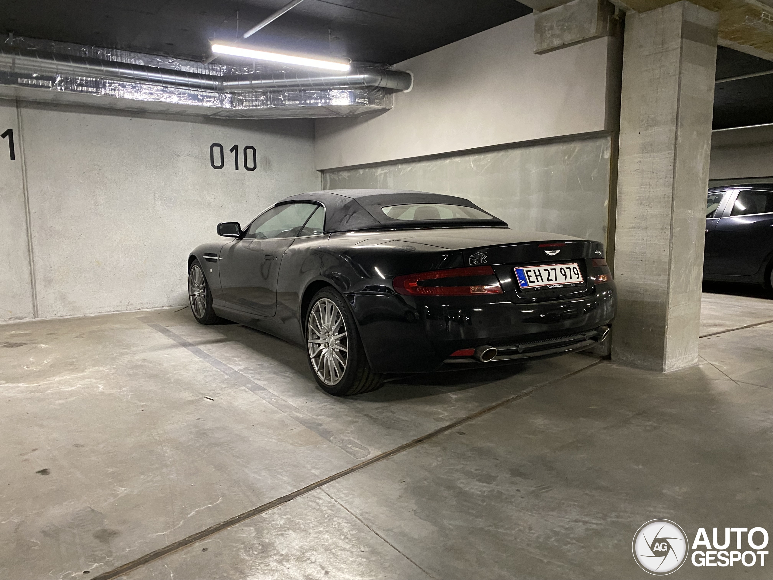 Aston Martin DB9 Volante