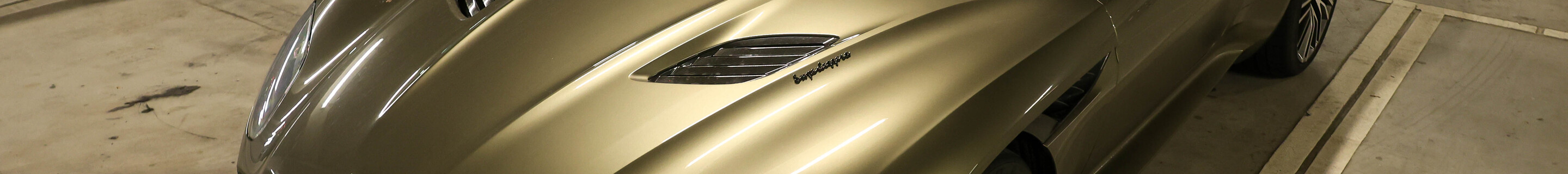 Aston Martin DBS Superleggera Volante