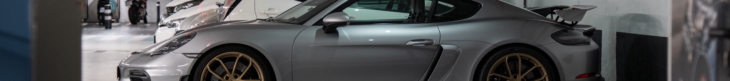 Porsche 718 Cayman GT4