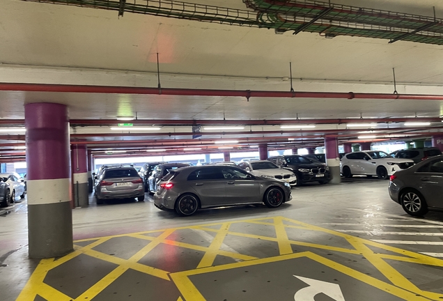 Mercedes-AMG A 45 S W177