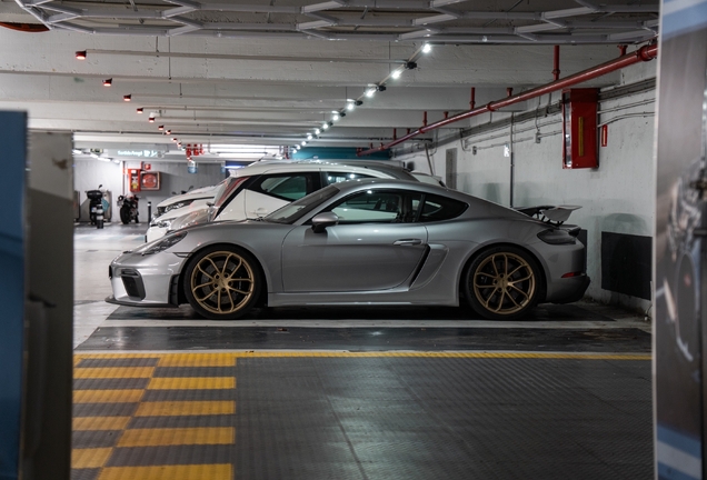 Porsche 718 Cayman GT4