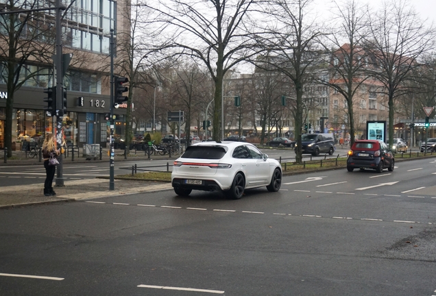 Porsche 95B Macan GTS MkIII