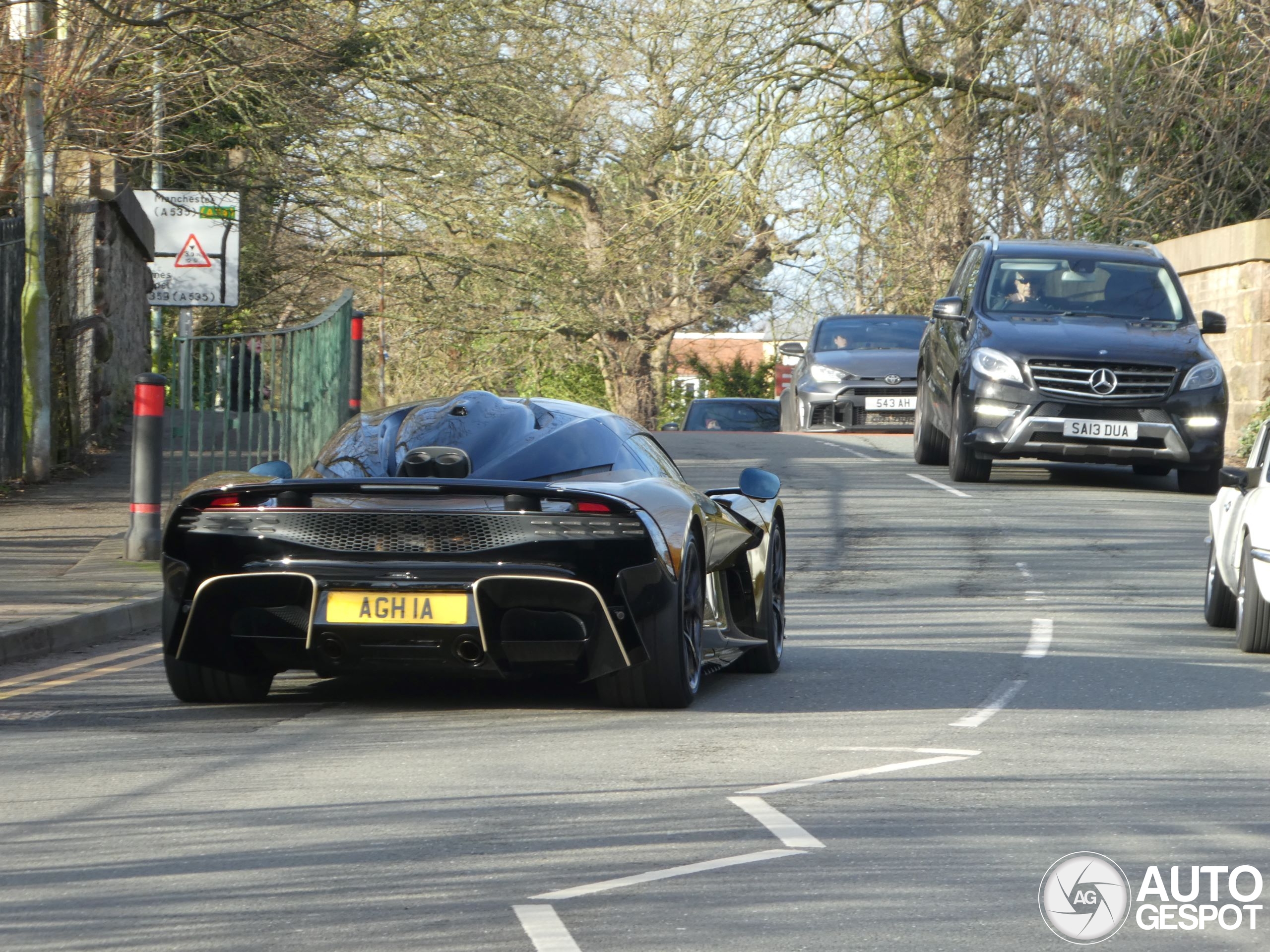 Pagani ingeruild voor deze Aston Martin Valhalla