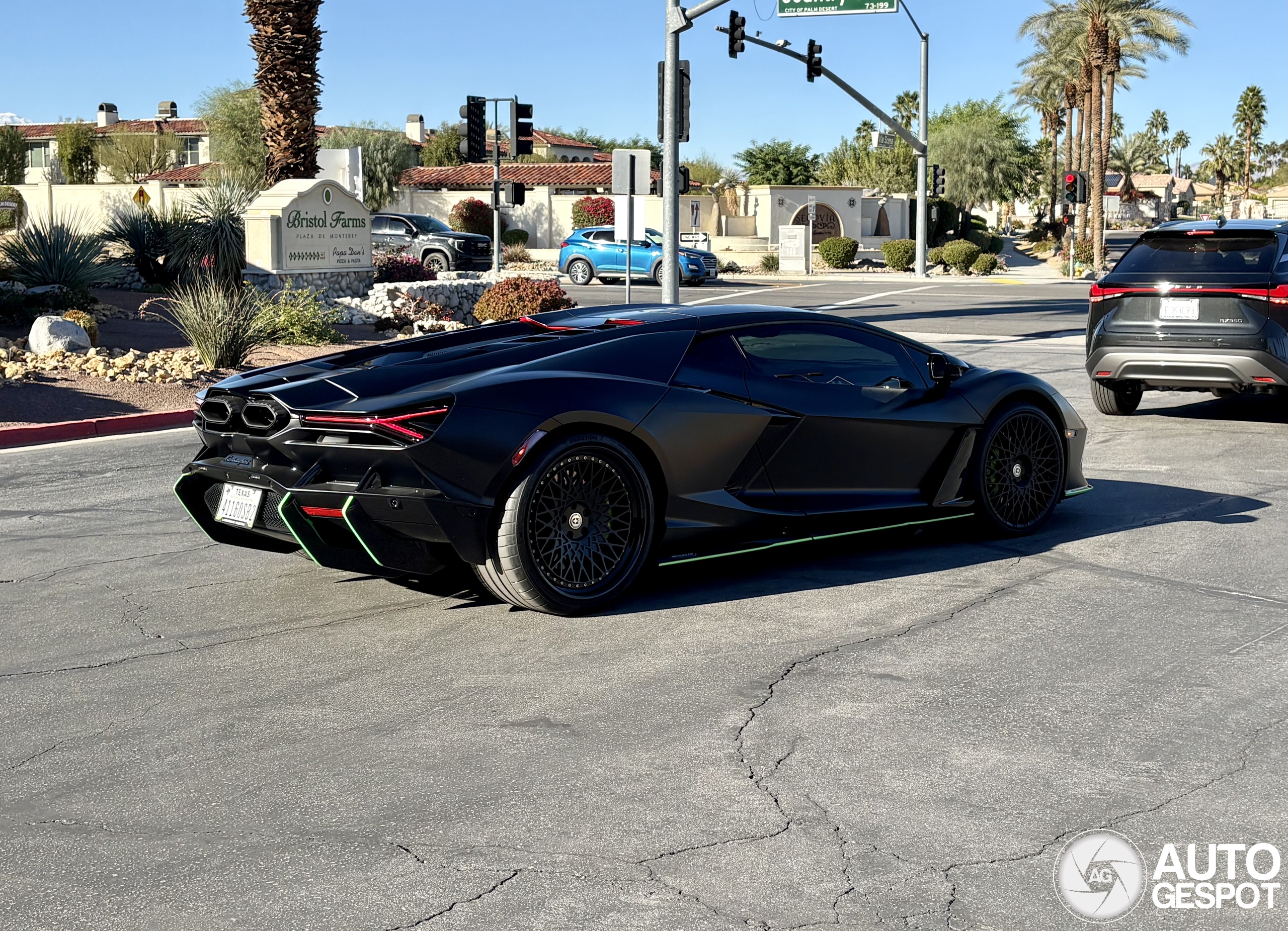 Lamborghini Revuelto