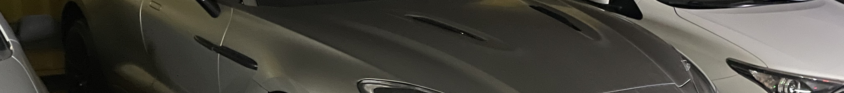 Aston Martin DBX707