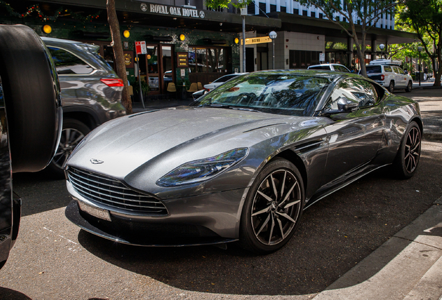 Aston Martin DB11 V8