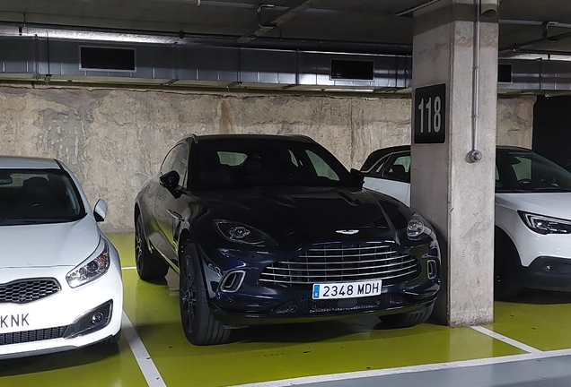 Aston Martin DBX