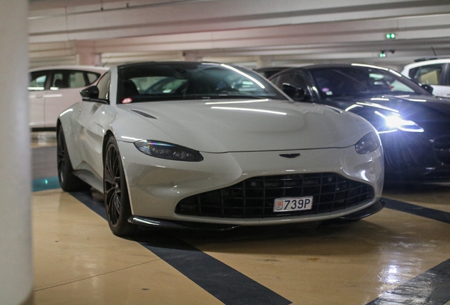 Aston Martin V8 Vantage 2018