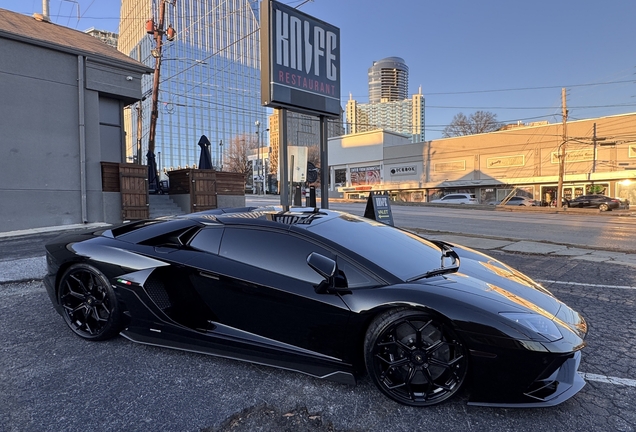 Lamborghini Aventador LP780-4 Ultimae Roadster