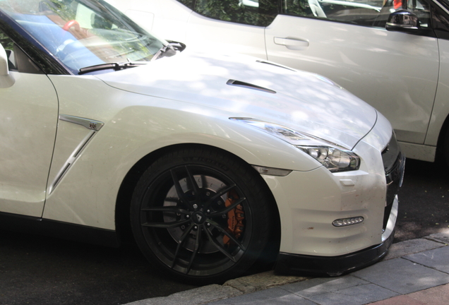 Nissan GT-R 2012