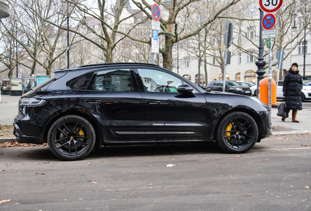 Porsche 95B Macan GTS MkIII