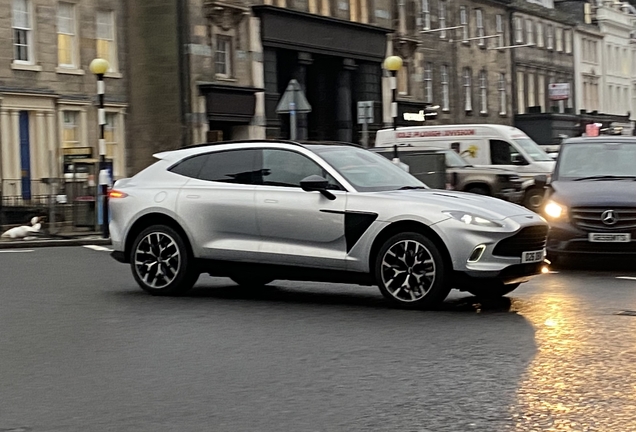 Aston Martin DBX